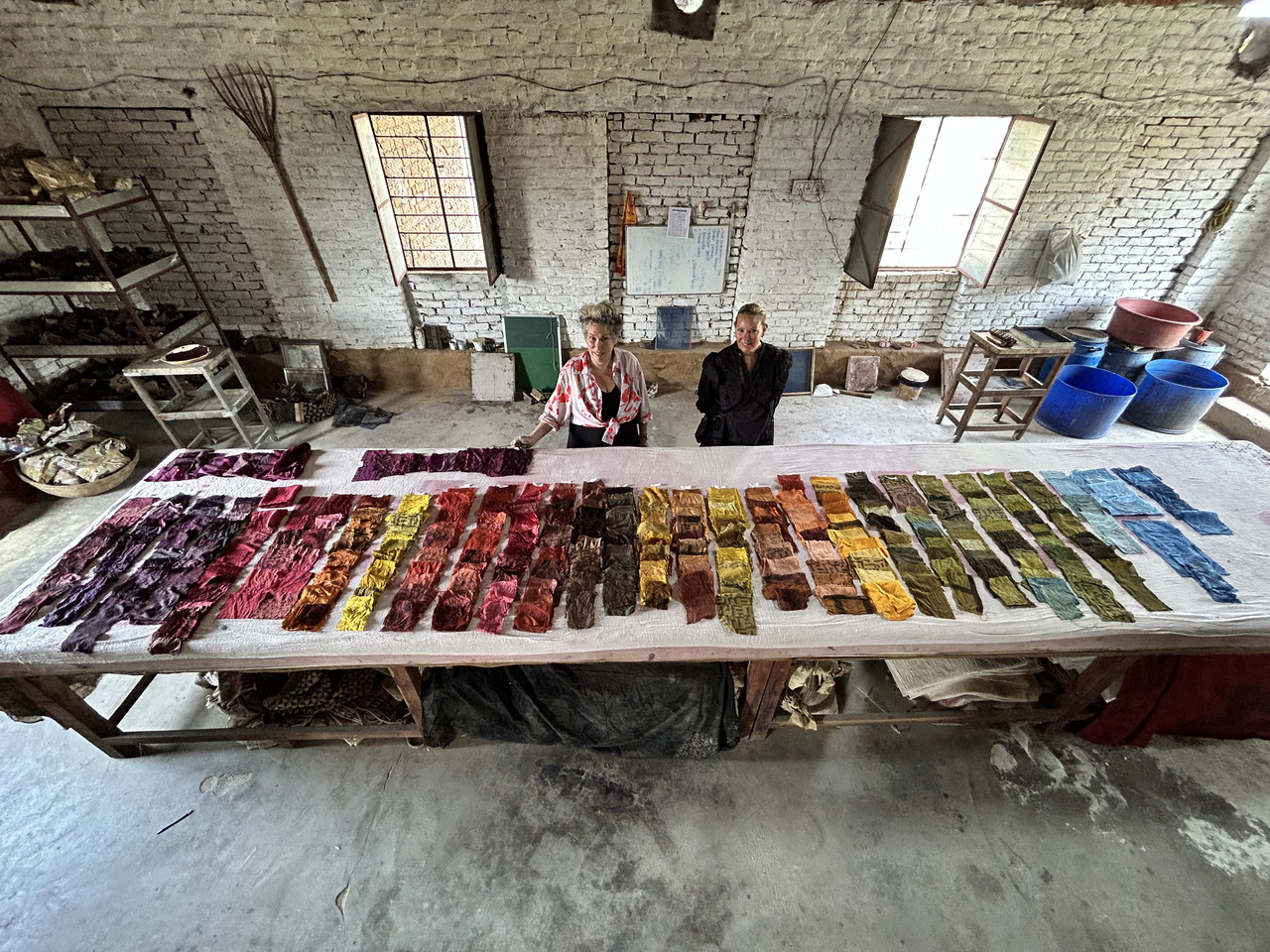 300 shades of natural dyes in 7 different fibers and combinations of 9 dyestuffs from plants, roots, bark, resins.